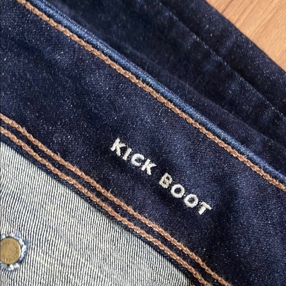 American Eagle Women’s Kick Boot Jeans - Picture 4 of 8